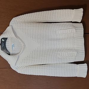 Evian Jr's ivory sweater